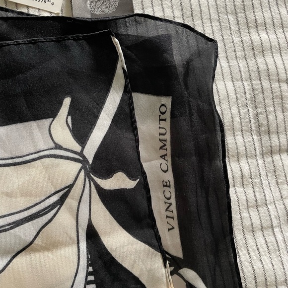 Vince Camuto Black and White Accessory - Picture 4 of 5